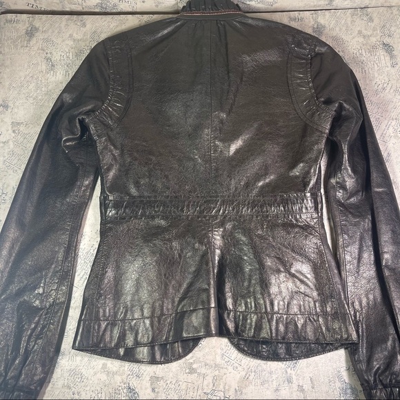 June leather jacket with velvet and stitches decorative details - Picture 5 of 12